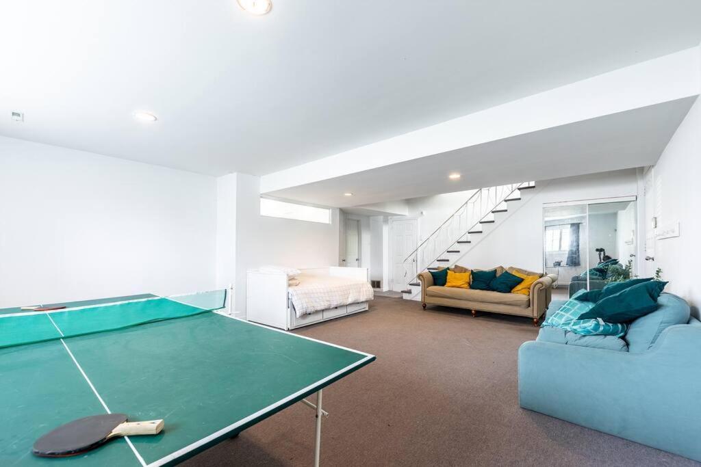 Appartement Spacious 4Br House Close To Dt à Brossard Extérieur photo