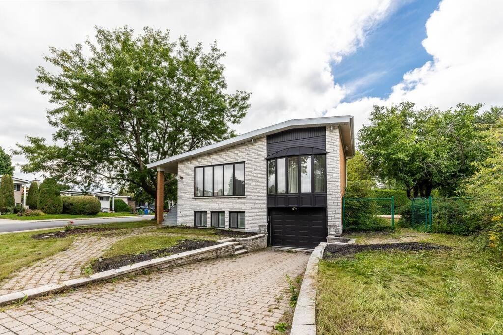 Appartement Spacious 4Br House Close To Dt à Brossard Extérieur photo
